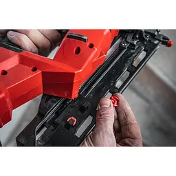 Пістолет цвяхозабивний акумуляторний безщітковий MILWAUKEE, M18 FN16GA-0, 32-64мм (каркас, картонне пакування) - мініатюра 3