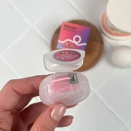 Зубна нитка Dr. Emma Woven Dental Floss з кокосовою олією та м’ятою (рожева), 30 м - очищення міжзубних проміжків - мініатюра 2
