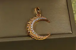 Кулон Xuping Jewelry місяць з кульками 2.3 см золотистий