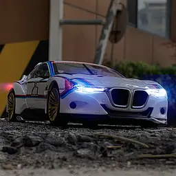 Колекційна металева модель автомобіля Автопром BMW 3.0 CSL Hommage R з інерцією, світлом та звуком 1:24 - мініатюра 8