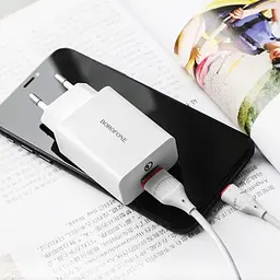 Зарядний пристрій Borofone BA21A USB QC 18W білий + кабель USB to MicroUSB