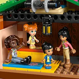Конструктор LEGO Friends Ранчо і стайня поні 727 деталей (42654) - мініатюра 11