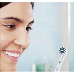 Електрична зубна щітка Oral-B D305.513.3X Black - мініатюра 3
