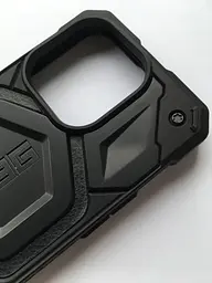 Оригінальний протиударний чохол UAG Monarch Pro MagSafe для iPhone 14 Pro Black (114030114040) - мініатюра 8