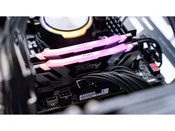 Пам'ять для настільних комп'ютерів Kingston FURY 64 GB (2x32GB) DDR5 6400 MHz Renegade Silver/White RGB (KF564C32RWAK2-64) - мініатюра 4