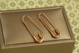 Сережки Xuping Jewelry Елегантна шпилька 3,4 см золотисті - мініатюра 2