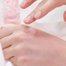 Капсульна сироватка для сяйва шкіри Sur.Medic+ Pink Vita Brightening Capsule Essence 32 мл (SMC016) - мініатюра 3