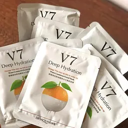 Тканинна вітамінна маска для обличчя з екстрактом цитрусу Bioaqua V7 Deep Hydration 30 г - мініатюра 2