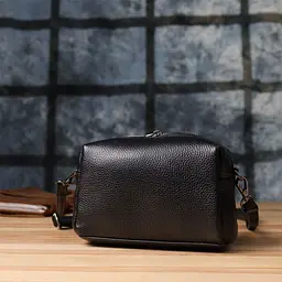 Модна жіноча сумка з натуральної шкіри з актуальним декором Vintage 22922 чорна - мініатюра 10