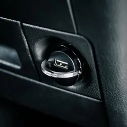 Автомобільний зарядний пристрій Strax Car Charger 2.4A Single USB-A Black Bulk (4029948595757) - мініатюра 4