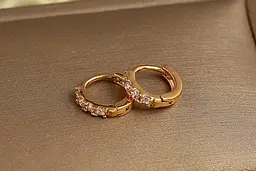Сережки Xuping Jewelry колечки з чотирма камінчиками 9 мм золотисті