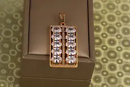 Кулон Xuping Jewelry прямокутник білі камені в два ряди 3,2 см золотистий