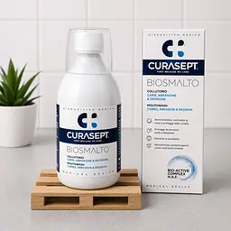 Ополіскувач для ротової порожнини Curasept Biosmalto захист від карієсу 300 мл