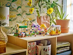 Конструктор LEGO Friends Кавʼярня з рослинами і квіткова крамниця 1138 деталей (42671) - мініатюра 15