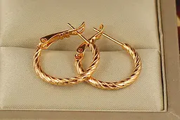 Сережки кільця Хuping Jewelry кручений джгут 2 см золотисті
