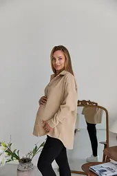 Жіноча сорочка для вагітних стилю oversize з мікровельвету Varna розмір L-XL Lullababe бежева - мініатюра 4