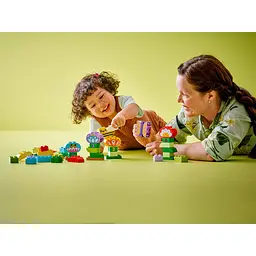 Конструктор LEGO DUPLO Town Творчий сад і квіти 45 деталей (10444) - мініатюра 5