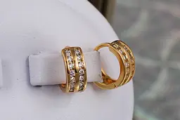 Сережки кільця Хuping Jewelry дві смуги ззаду візерунок 1.2 см золотисті - мініатюра 3