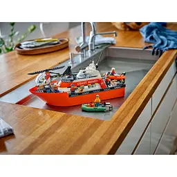 Конструктор LEGO City Рятувальний катер і гелікоптер берегової охорони 742 деталі (60504) - мініатюра 7
