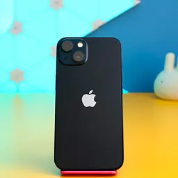 Смартфон Apple iPhone 13 256 ГБ темна ніч (MLQ63) б/в [176098]