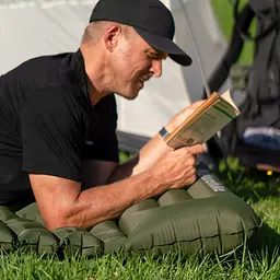 Матрац туристичний надувний одномісний Naturehike CNK2550WS019, 200x60x9.5 см, зелений, прямокутний із мішком для надування - мініатюра 2