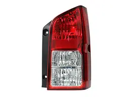 Ліхтар (фонарь) задній правий Nissan Pathfinder III, Navara Np300 04-25р Depo (215-19J3R-LD-UE)