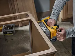 Стрічкова акумуляторна шліфмашина DeWalt без АКБ та ЗП DCW220N - мініатюра 8