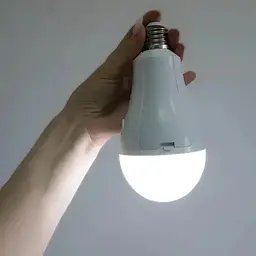 Лампа світлодіодна з акумулятором E27 New Emergency lamp 2x18650, смарт-лампочка — аварійна лампа - мініатюра 6