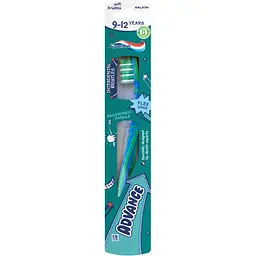 Дитяча зубна щітка Aquafresh Advance  9-12 років