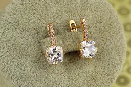 Сережки Xuping Jewelry Льод з білим каменем 1.7 см золотисті