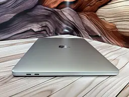 Ноутбук Apple MacBook Pro 13" 2020 i7-1068NG7/32/512 (C02F80E5ML87) Б/в - мініатюра 6