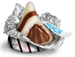 Шоколадні цукерки Hershey's Hugs Milk Chocolate and White Creme 456г - мініатюра 3