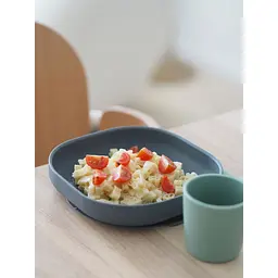 Силіконова тарілка на присосці Beaba Silicone Suction Plate, сіра (913550) - мініатюра 6