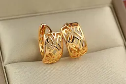 Сережки Xuping Jewelry колечки з різьбленим геометричним орнаментом 1,4 см золотисті