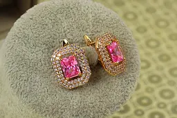 Сережки Xuping Jewelry ехо з рожевим каменем 1,7 см золотисті - мініатюра 2