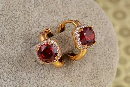 Сережки Xuping Jewelry принц із червоним каменем 1.5 см золотисті