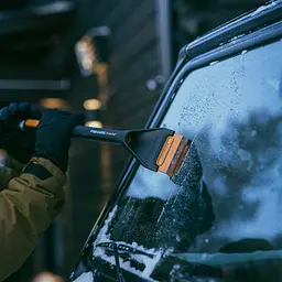 Щітка-скребок телескопічна Fiskars X-series™ (1078493) - мініатюра 9
