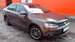 Дефлектор капоту мухобійка Volkswagen JETTA 2011- Темний