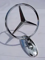 Емблема приціл на капот Mercedes-Benz 75 мм Хром сплав на скотчі - мініатюра 4