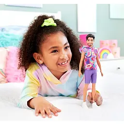 Лялька Barbie Модник Кен у вінтажному худі з коротким рукавом (HRH26) - мініатюра 5