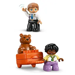 Конструктор LEGO DUPLO Town Уперше в аеропорту 23 деталі (10443) - мініатюра 7