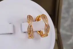 Сережки Xuping Jewelry накидна петля 1.8 см золотисті