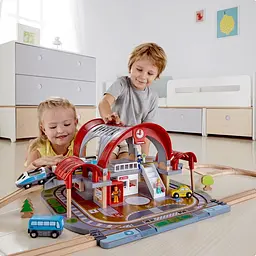 Іграшкова залізниця Hape Станція Гранд-Сіті зі світловими та звуковими ефектами (E3725) - мініатюра 9