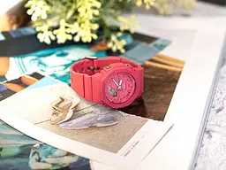 Годинник Casio GMA-P2100-4AER - мініатюра 2