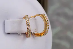 Серьги Xuping Jewelry дорожка из камней спереди и сзади 1.3 см золотистые - миниатюра 2