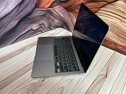 Ноутбук Apple MacBook Air 13" 2020 A2337 M1/8/256 (FVFFTBS3Q6L4) Б/в - мініатюра 3