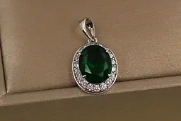 Кулон Xuping Jewelry малинки зелений камінь 1.7 см сріблястий