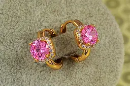Сережки Xuping Jewelry принц із рожевим каменем 1.5 см золотисті