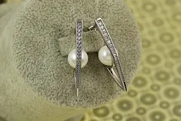 Сережки Xuping Jewelry стрілки з перлинами 3,2 см сріблясті - мініатюра 2
