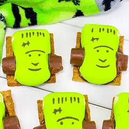 Маршмеллоу Peeps Marshmallow Candy Halloween Green Frankenstein Monster 3шт, 42г - мініатюра 4